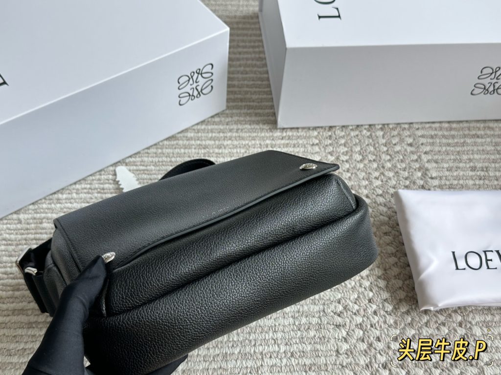 ロエベ 肩掛けバッグ 黒 1色入 🖤 - 画像 5