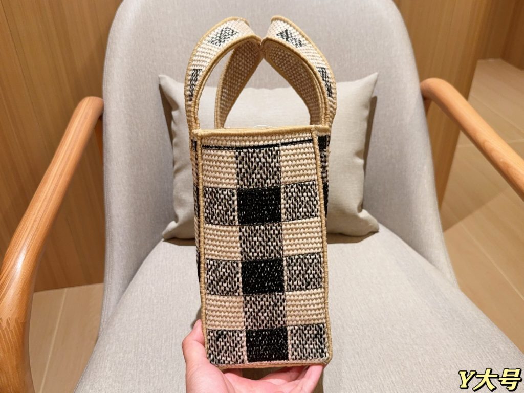 【Loewe】チェック柄 ラタンバッグ 黒×ベージュ 2way可変 🎩 - 画像 5