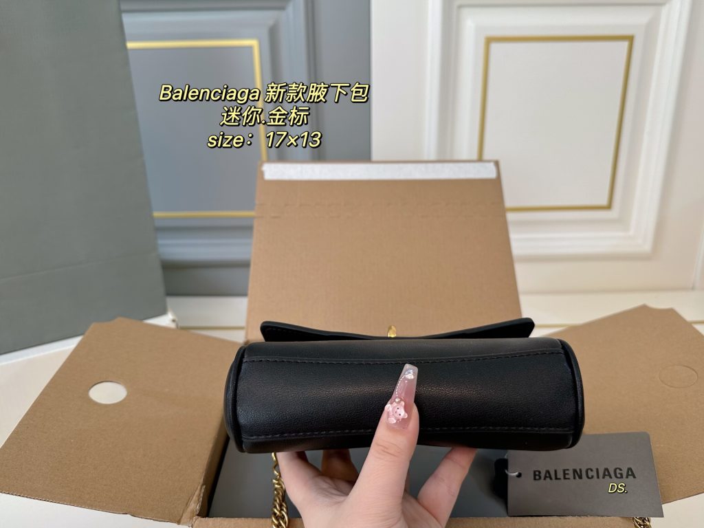 Balenciaga ミニ ミニ ブラック 17x13 ショルダーバッグ 🖤 - 画像 7