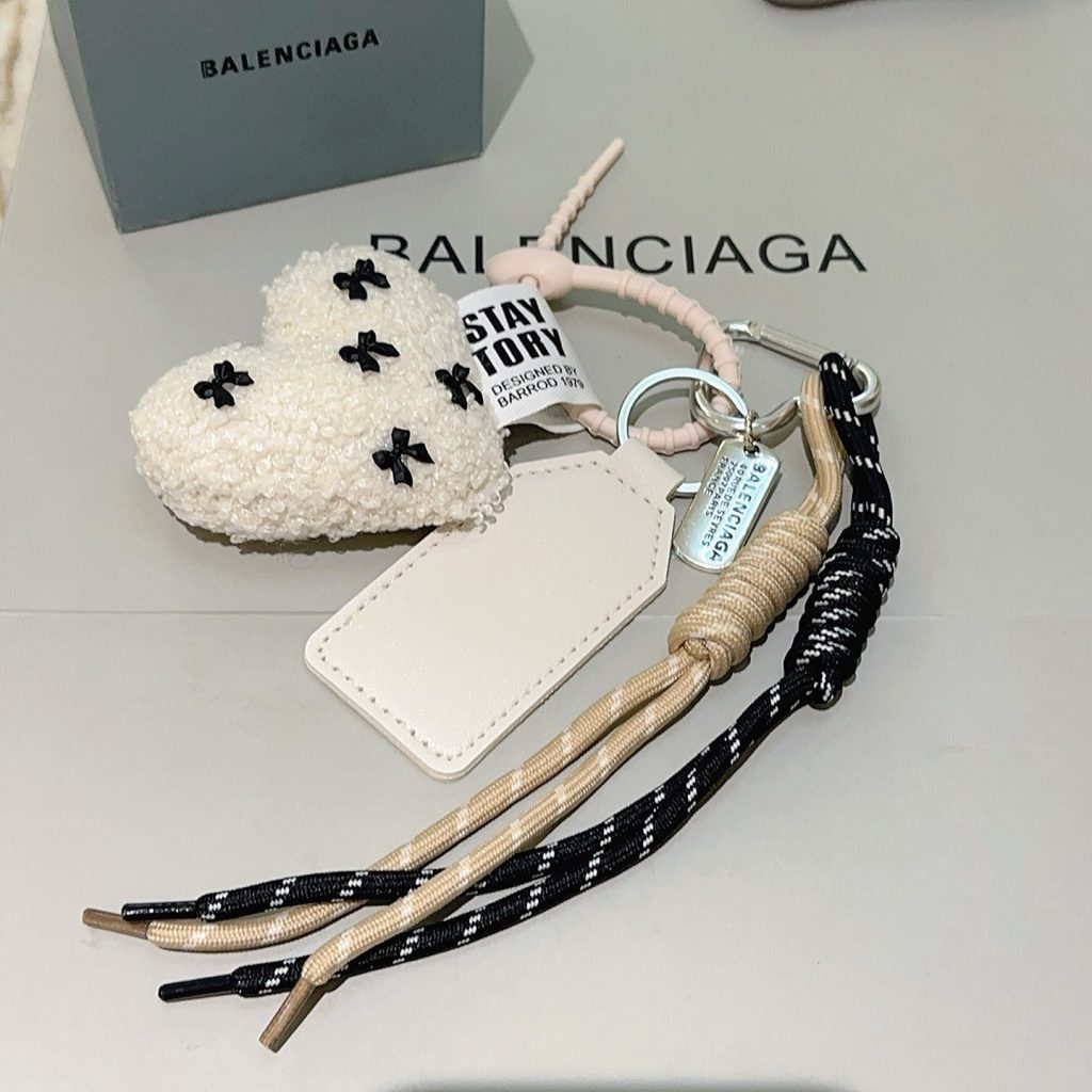BALENCIAGA バレニシアガ ポーチ付きキーホルダー 2色入 🎁 - 画像 3