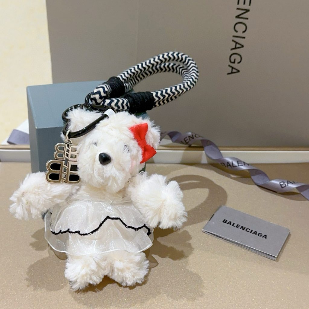 BALENCIAGA ベア キーホルダー ロゴ ピンクリボン 1色入 🧸 - 画像 6