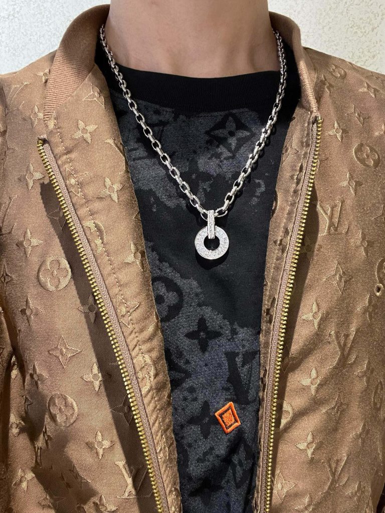 エレガントな BVLGARI ネックレス 4色入 💎 - 画像 3