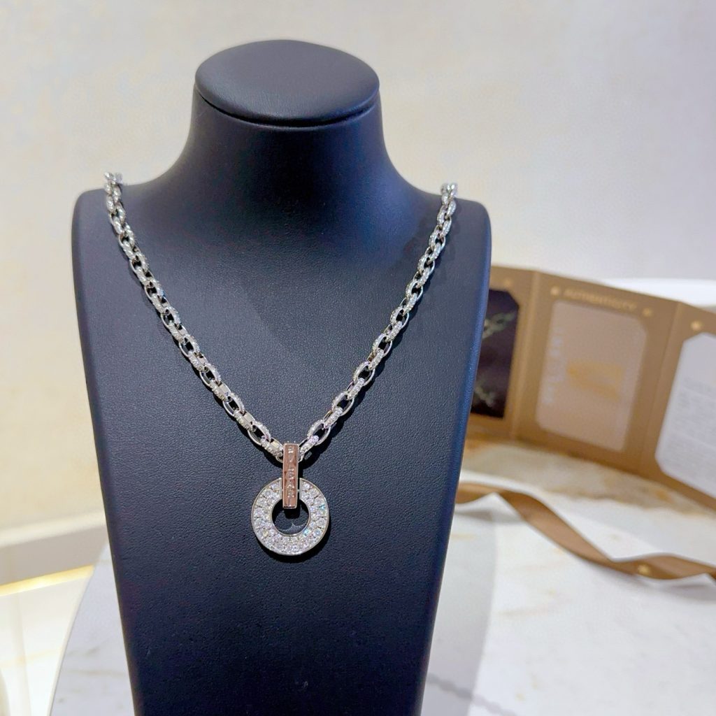 エレガントな BVLGARI ネックレス 4色入 💎 - 画像 4