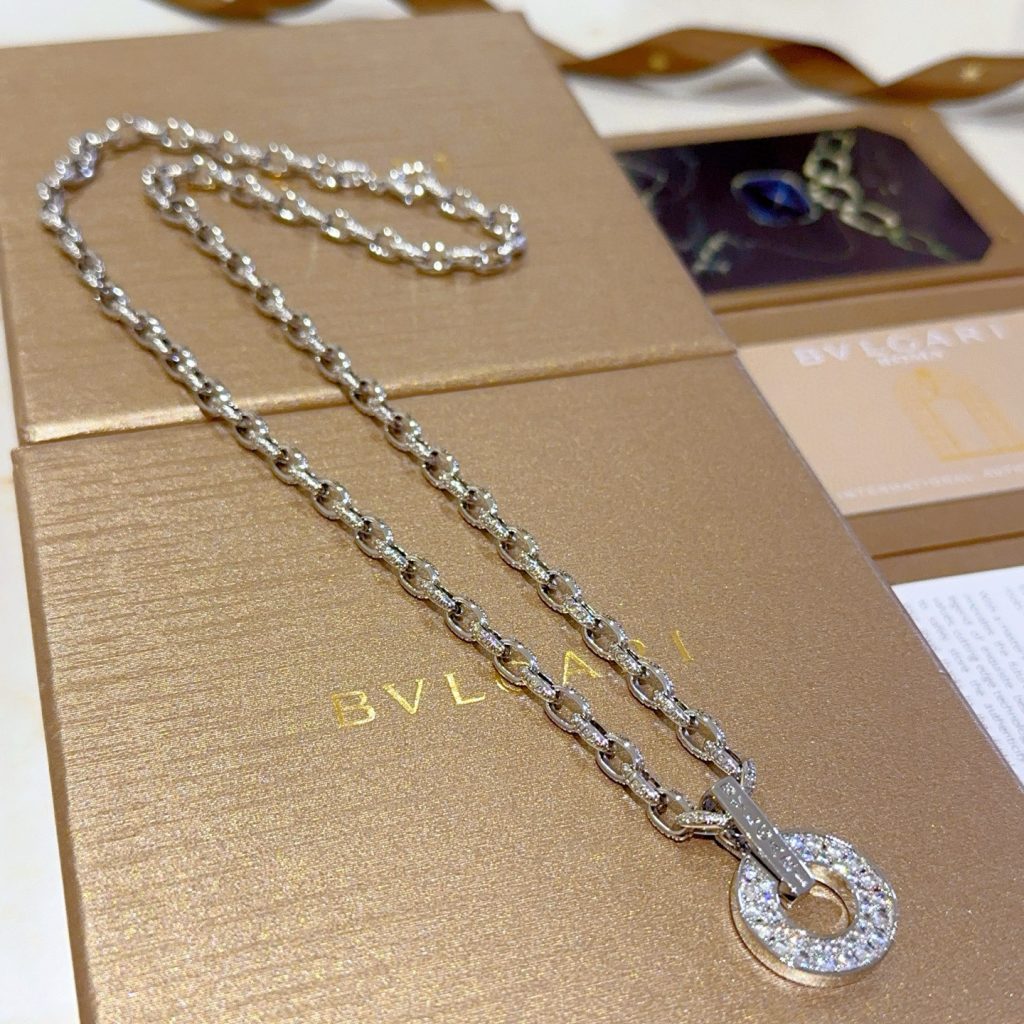 エレガントな BVLGARI ネックレス 4色入 💎 - 画像 5