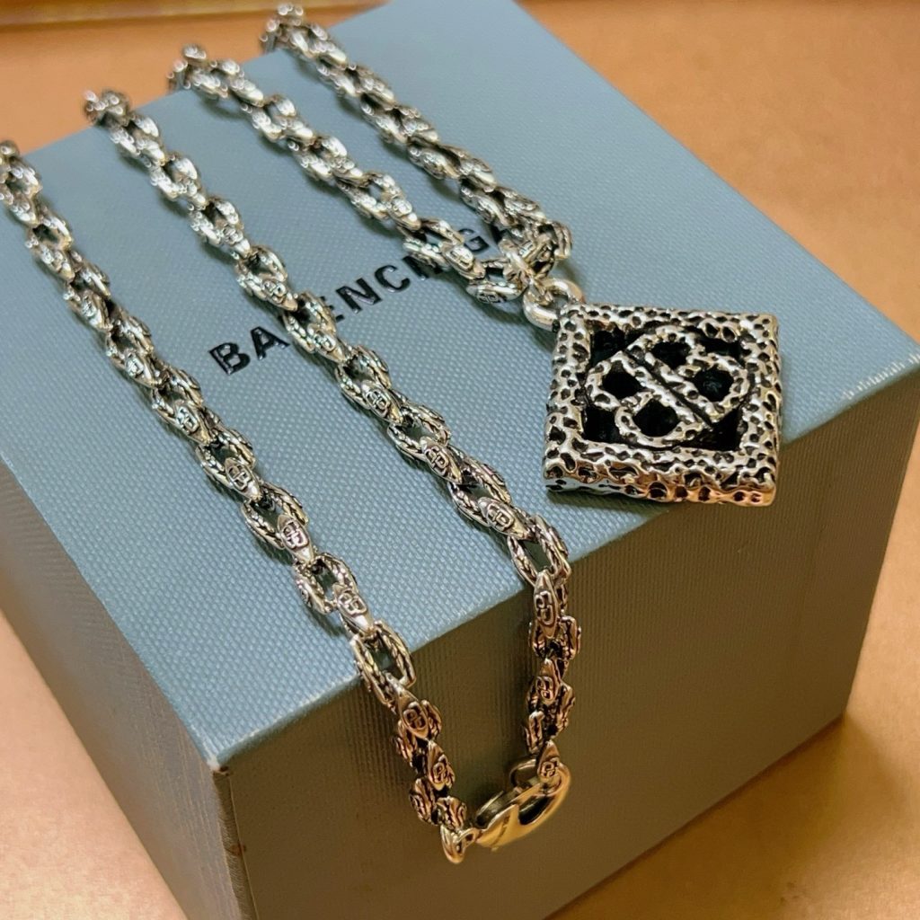 BALenciaga ネックレス メンズ シルバー 1色入 💎 - 画像 5