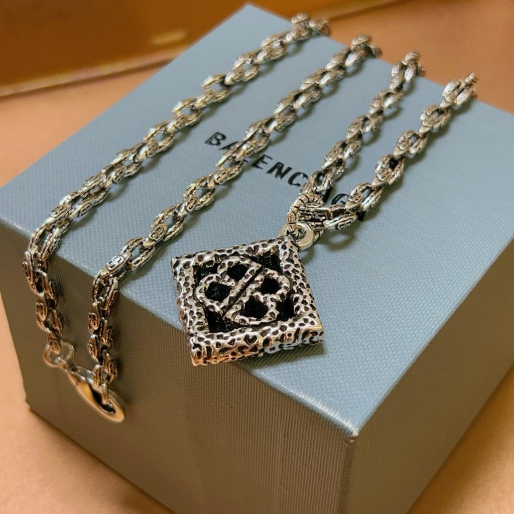 BALenciaga ネックレス メンズ シルバー 1色入 💎 - 画像 8