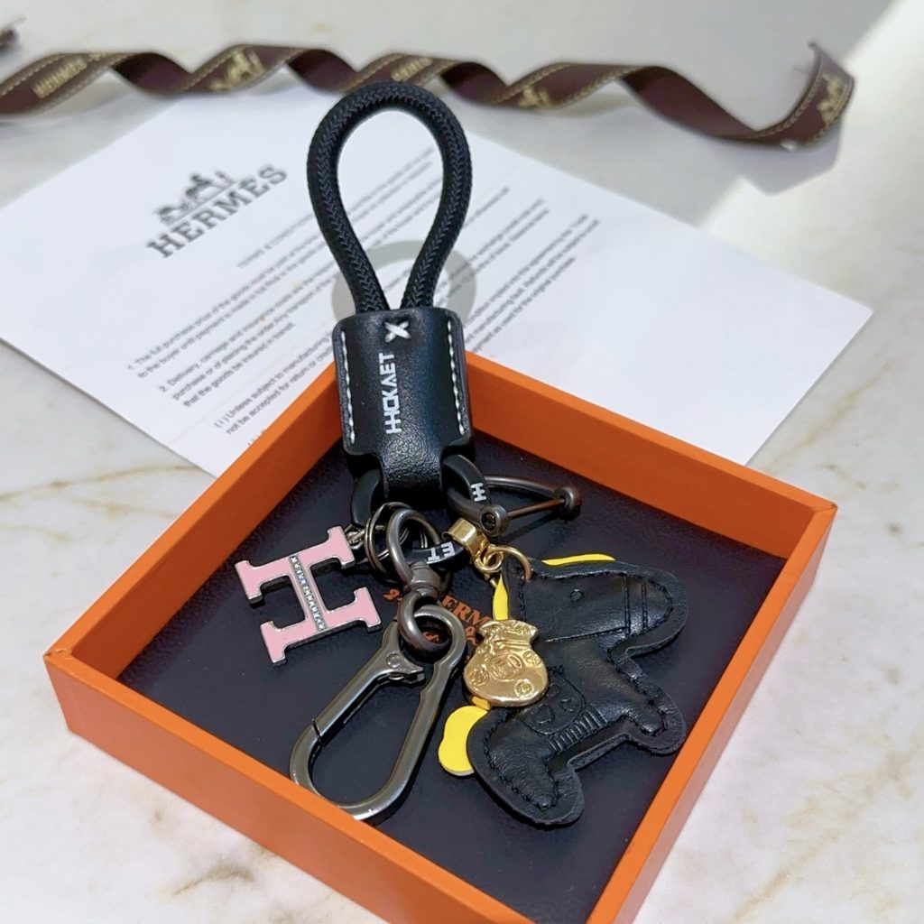 HERMES ロゴ チャーム付き キーホルダー 🐎 4色入 - 画像 3