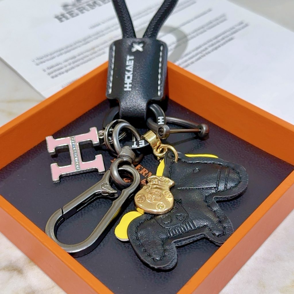 HERMES ロゴ チャーム付き キーホルダー 🐎 4色入 - 画像 4