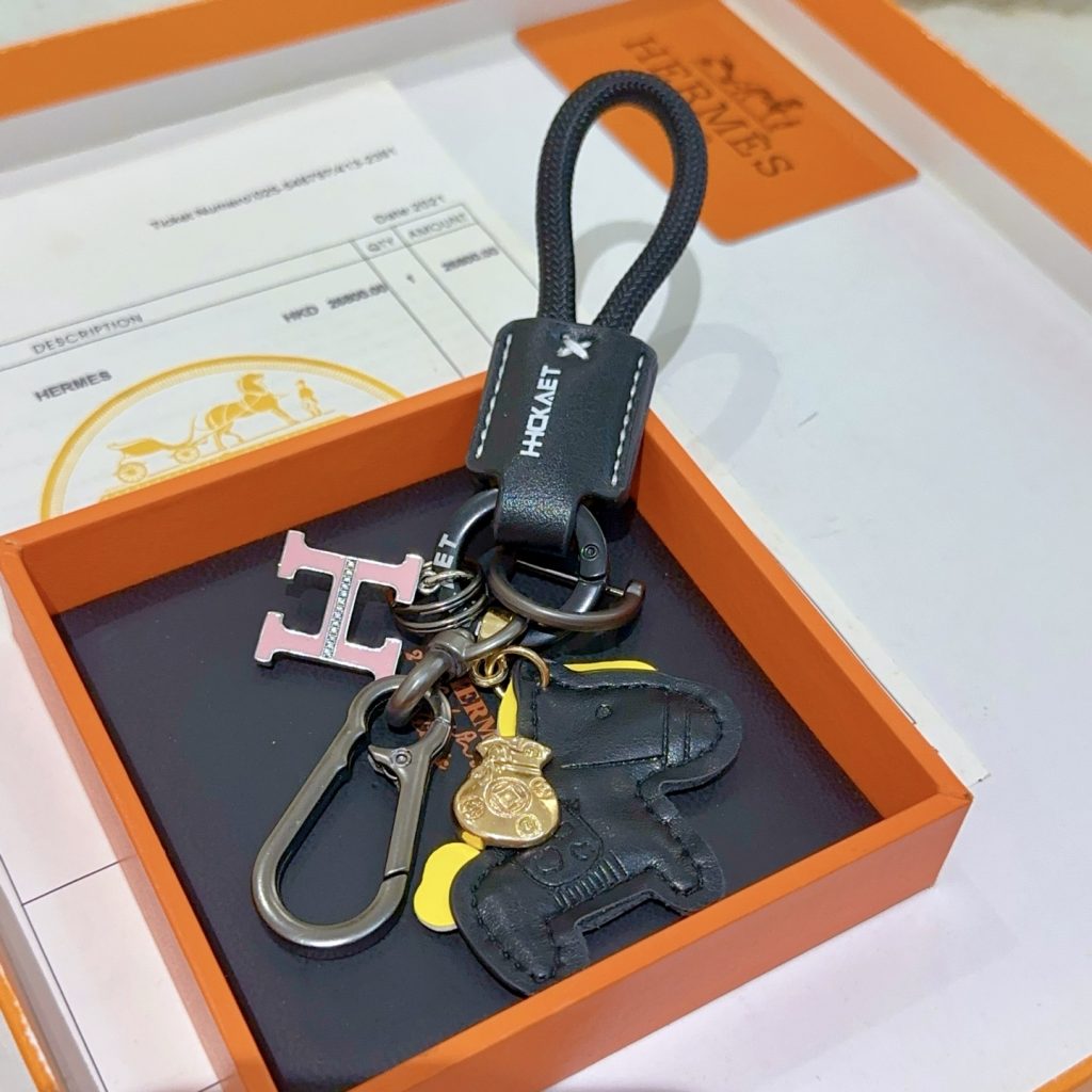 HERMES ロゴ チャーム付き キーホルダー 🐎 4色入 - 画像 6