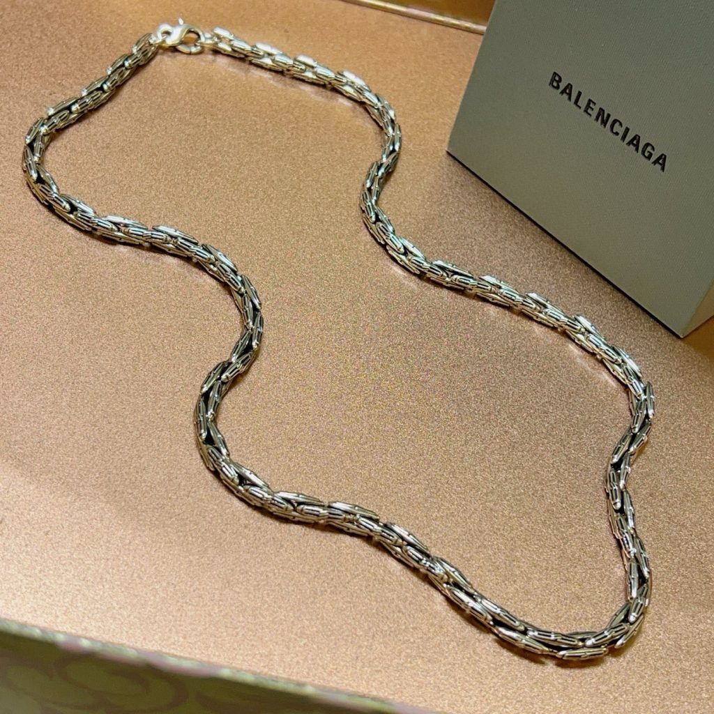 BALENCIAGA ネックレス シルバー 2色入 💎 - 画像 4