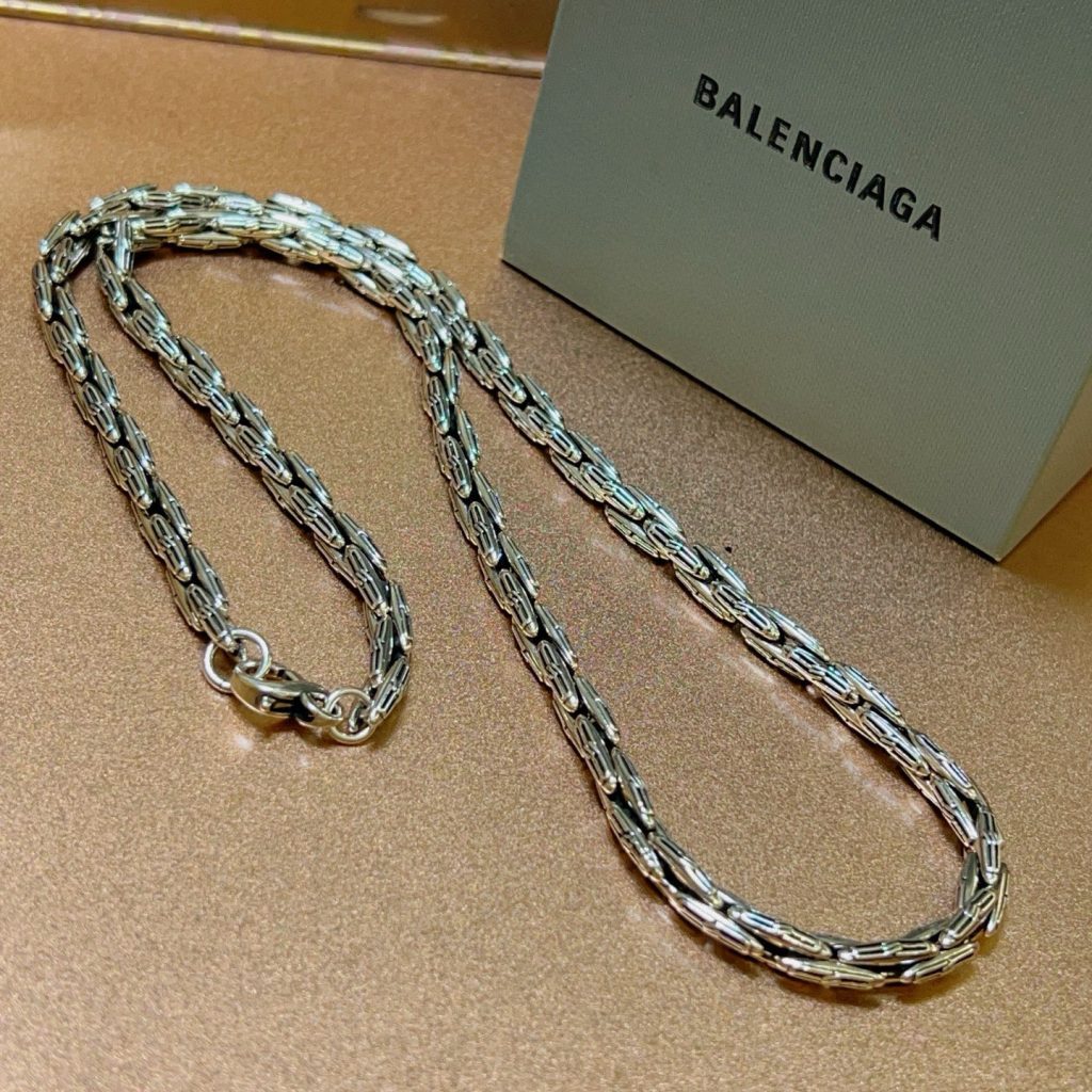BALENCIAGA ネックレス シルバー 2色入 💎 - 画像 5