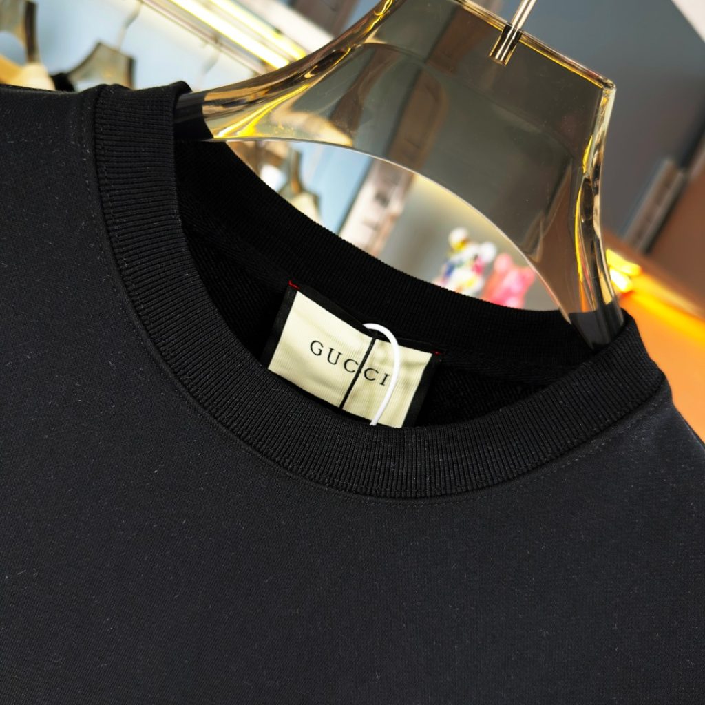 GUCCI ロゴ フルーツ ファミリー ファッション メンズ ブラック 1色入 - 画像 2