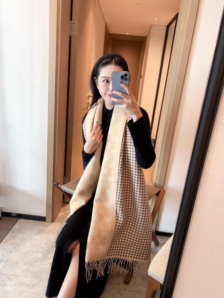 GUCCI 二つ面デザイン スカーフ 4色入 - 画像 2