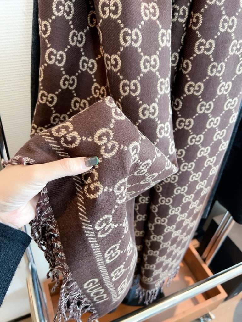 GUCCI 二つ面デザイン スカーフ 4色入 - 画像 8