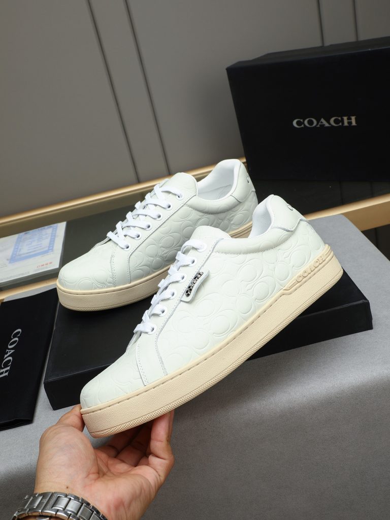 COACH メンズ スニーカー ホワイト 本革 ロゴプレス フラットシューズ 2色展開 🥾 - 画像 2