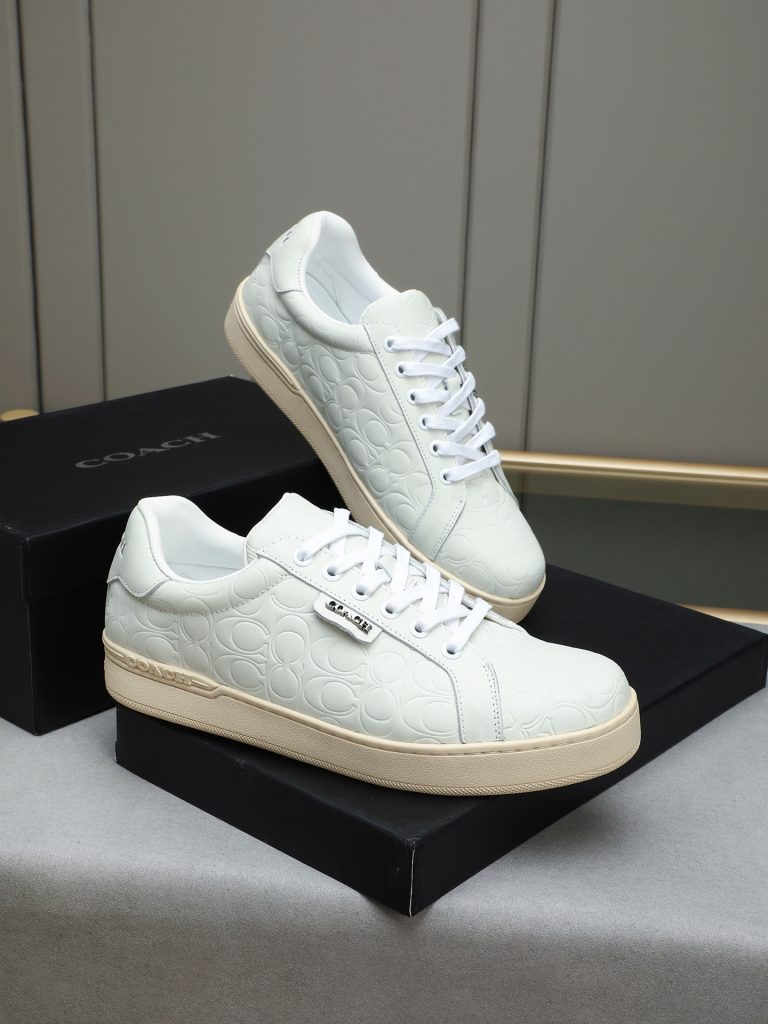 COACH メンズ スニーカー ホワイト 本革 ロゴプレス フラットシューズ 2色展開 🥾 - 画像 4
