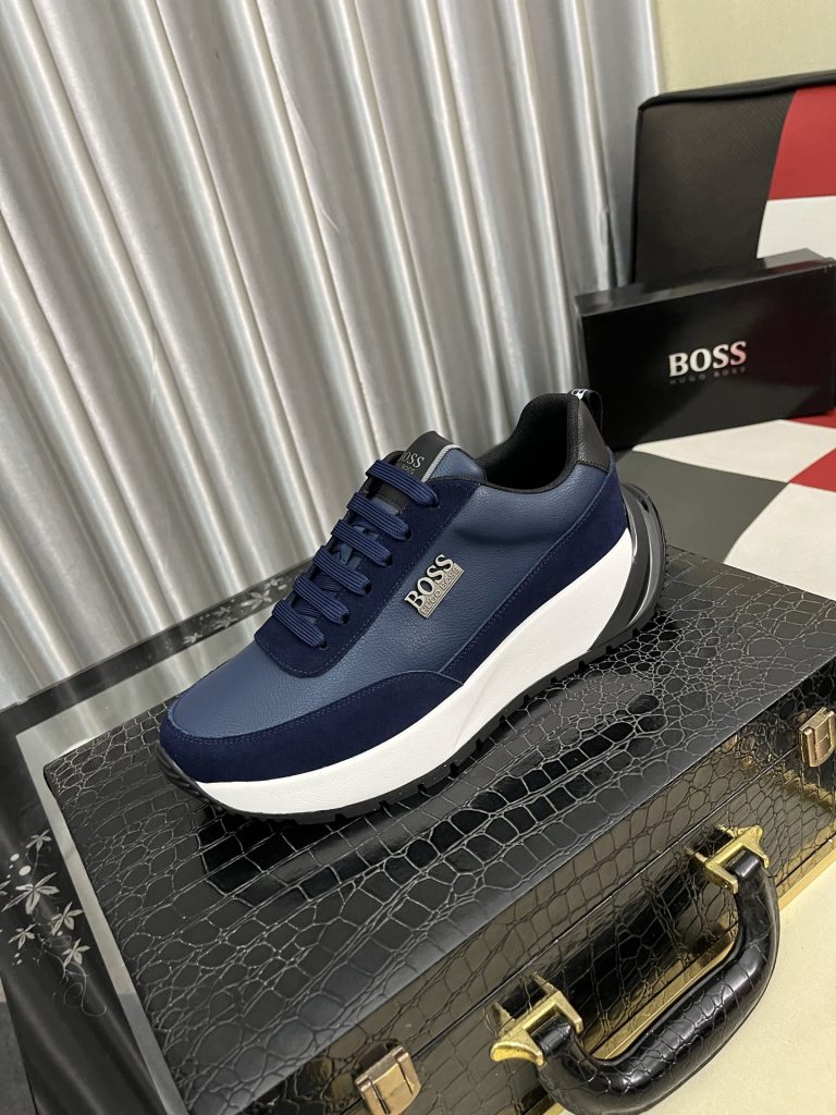 HUGO BOSS メンズ スニーカー ブルーメタリック 2色 2023年新作｜週末に使いやすいシューズを写真で確認