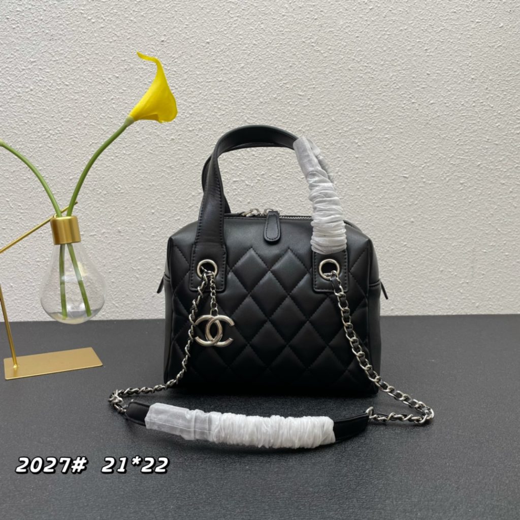 シャネル　CHANEL　ボスドンバッグ　ブラック　ホワイト　ハンドバッグ　ショルダーバッグ　2色 - 画像 3