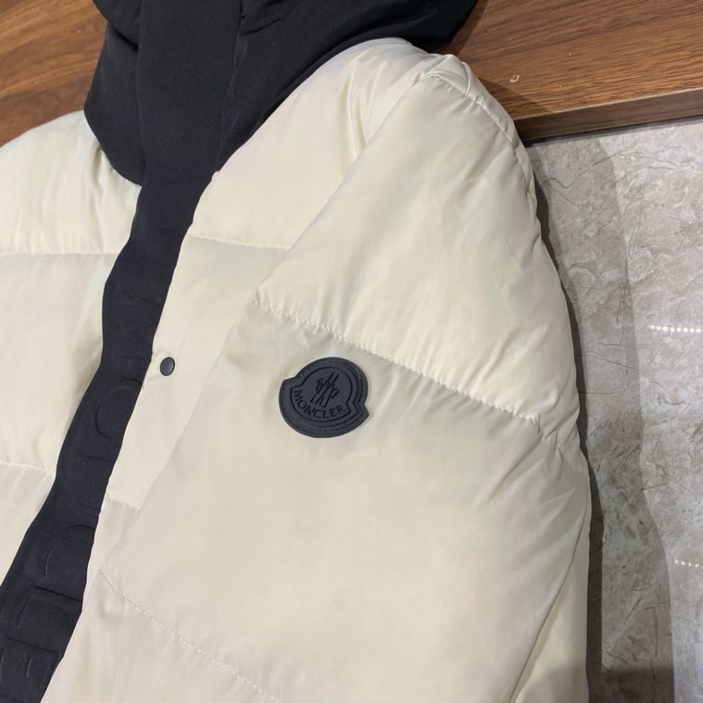 秋冬限定　22/23AW　MONCLER 　モンクレール　MADEIRA　 ショートダウンジャケット　ダウンジャケット　フード付き　ロゴ　3色 - 画像 8