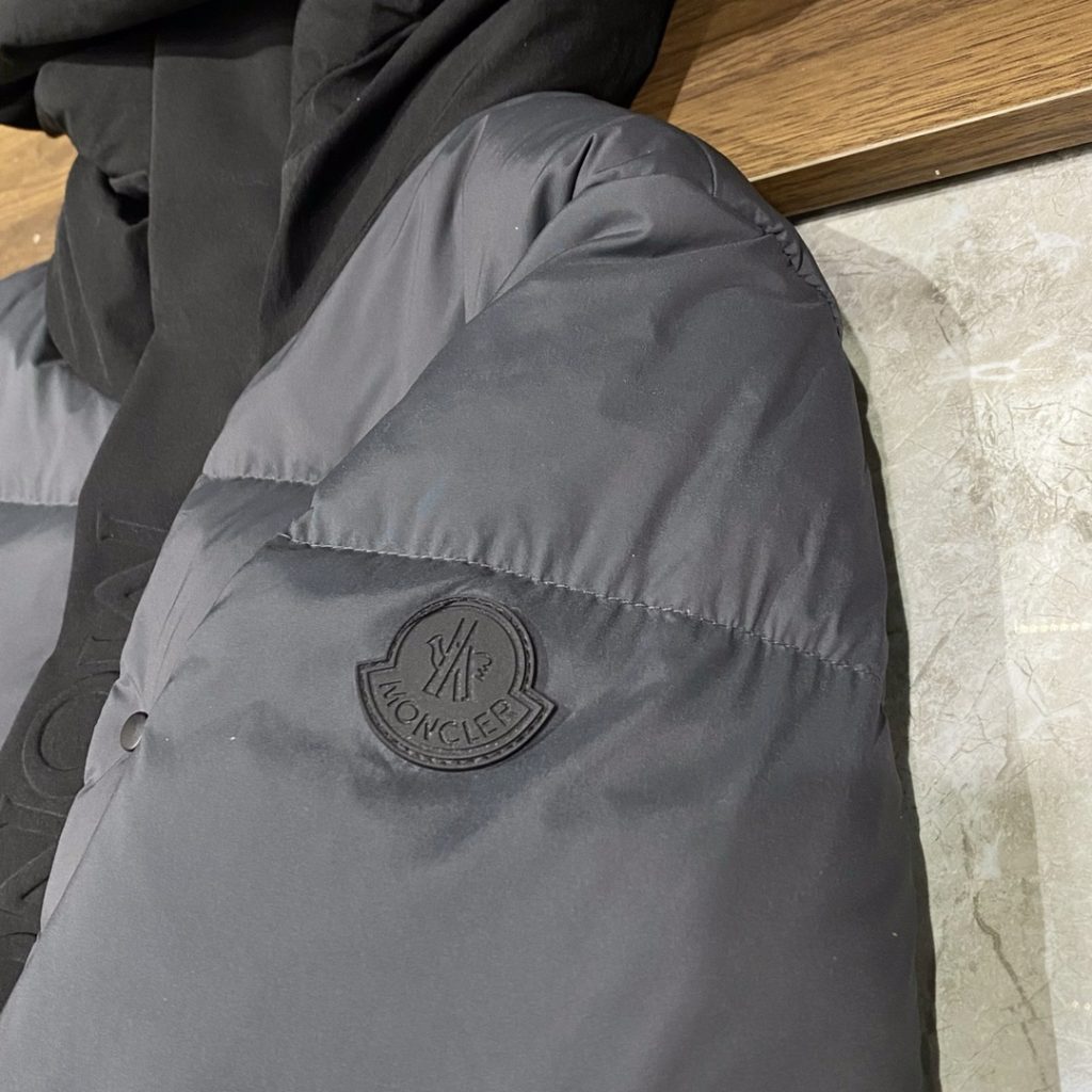 秋冬限定　22/23AW　MONCLER 　モンクレール　MADEIRA　 ショートダウンジャケット　ダウンジャケット　フード付き　ロゴ　3色 - 画像 6