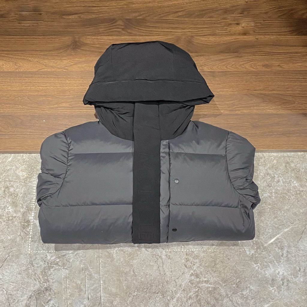 秋冬限定　22/23AW　MONCLER 　モンクレール　MADEIRA　 ショートダウンジャケット　ダウンジャケット　フード付き　ロゴ　3色 - 画像 5