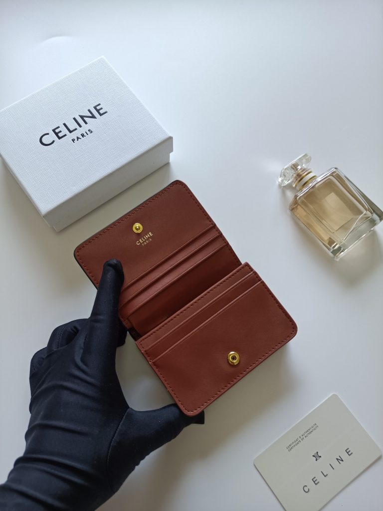 CELINE メンズ ウォレット ブラウン シグネチャー ジップ ポーチ付き 2枚折財布 - 画像 5