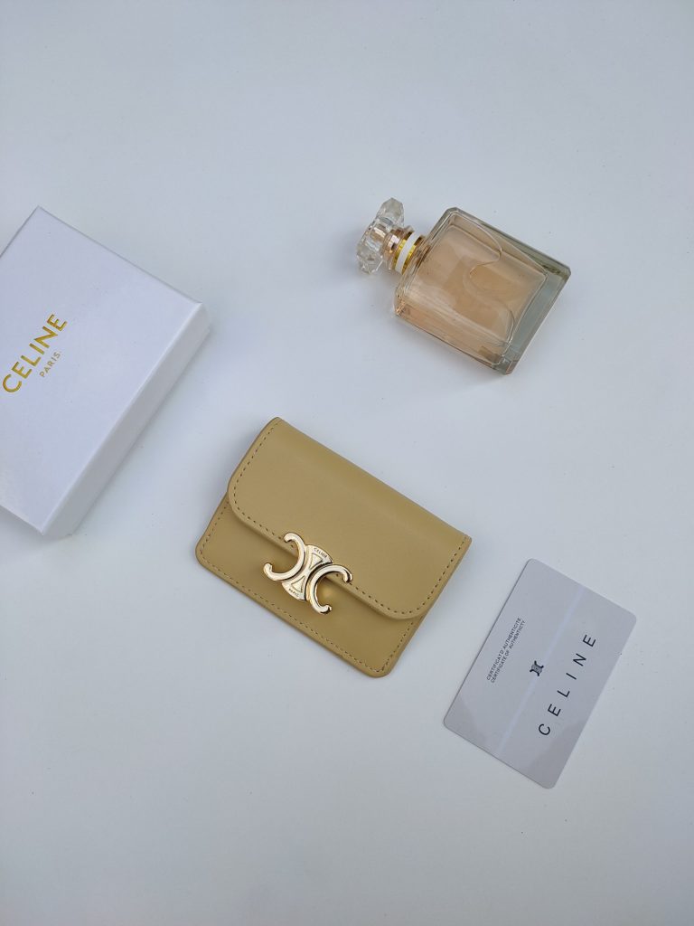 CELINE セリーヌ カードケース レザー ゴールド金具 ベージュ 1色入 - 画像 2