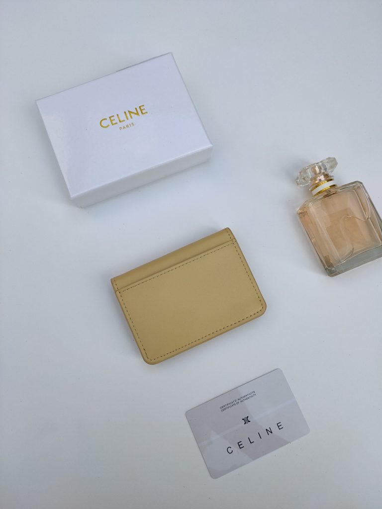 CELINE セリーヌ カードケース レザー ゴールド金具 ベージュ 1色入 - 画像 3
