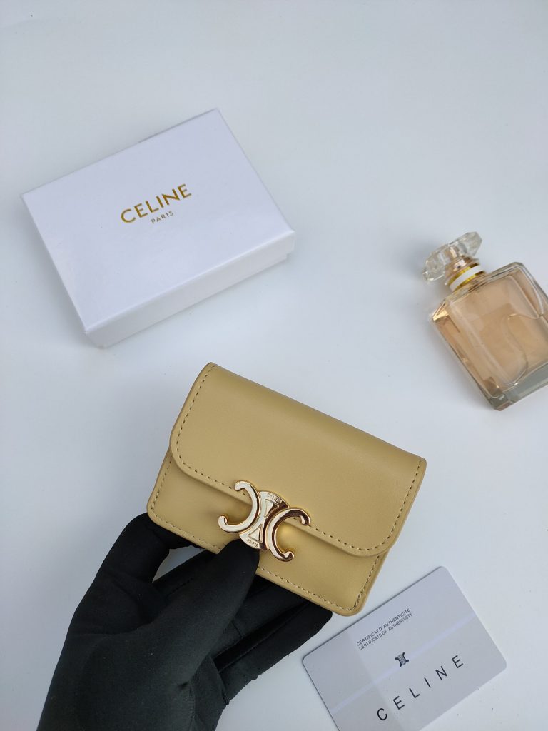 CELINE セリーヌ カードケース レザー ゴールド金具 ベージュ 1色入 - 画像 4
