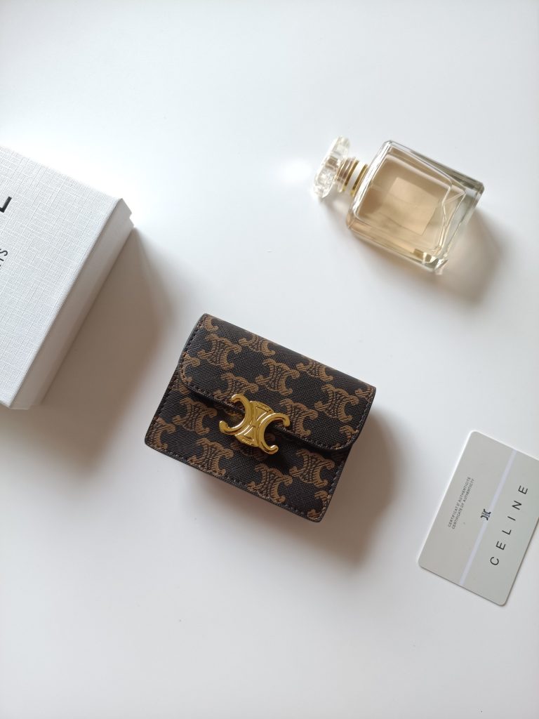 CELINE セリーヌ ロゴ プルアップ カードケース 2way 茶 1色入 - 画像 2