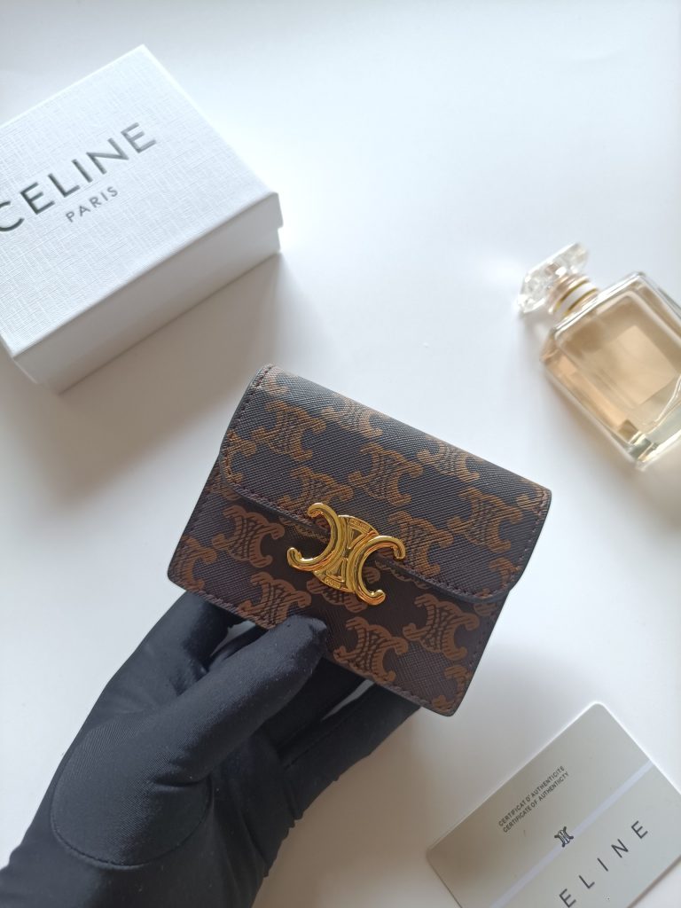 CELINE セリーヌ ロゴ プルアップ カードケース 2way 茶 1色入 - 画像 4