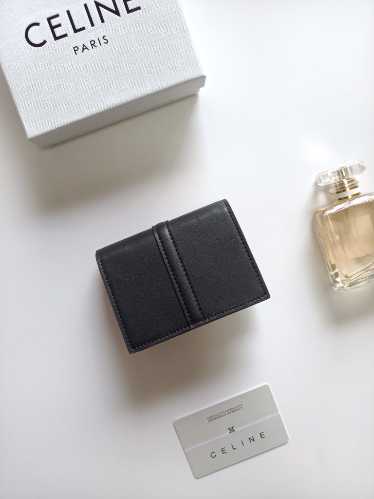 CELINE ブラック ウォレット レザー ミニ財布 ゴールド金具 2つ折り 高級感 54614 - 画像 3