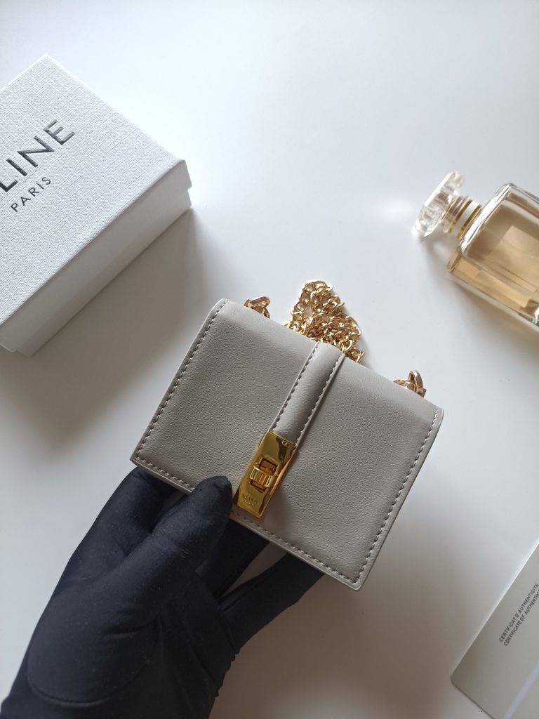 CELINE プチウォレット ゴールド金具 シルバー 1枚入 - 画像 4