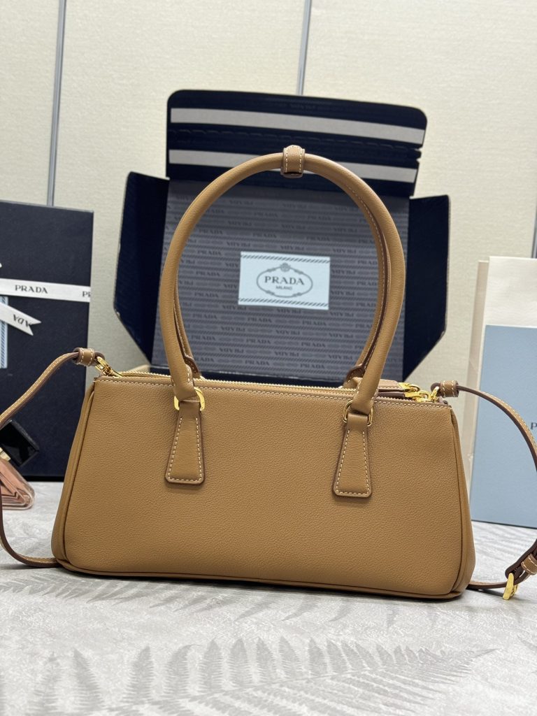 プラダ ハンドバッグ タン シボ加工 ショルダーストラップ付き 二重ファスナー - 画像 2