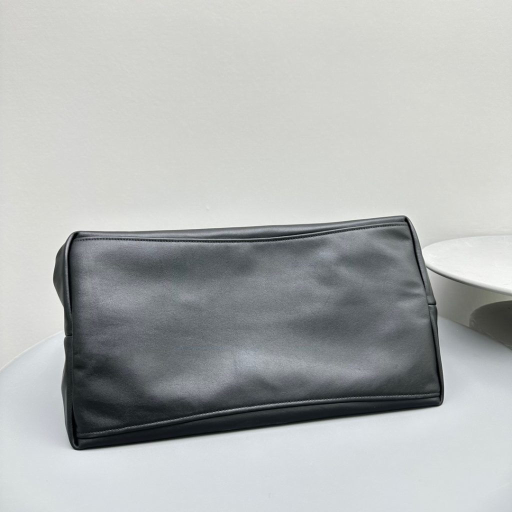 【PRADA】黒 チェーンショルダーバッグ 1色入 - 画像 4