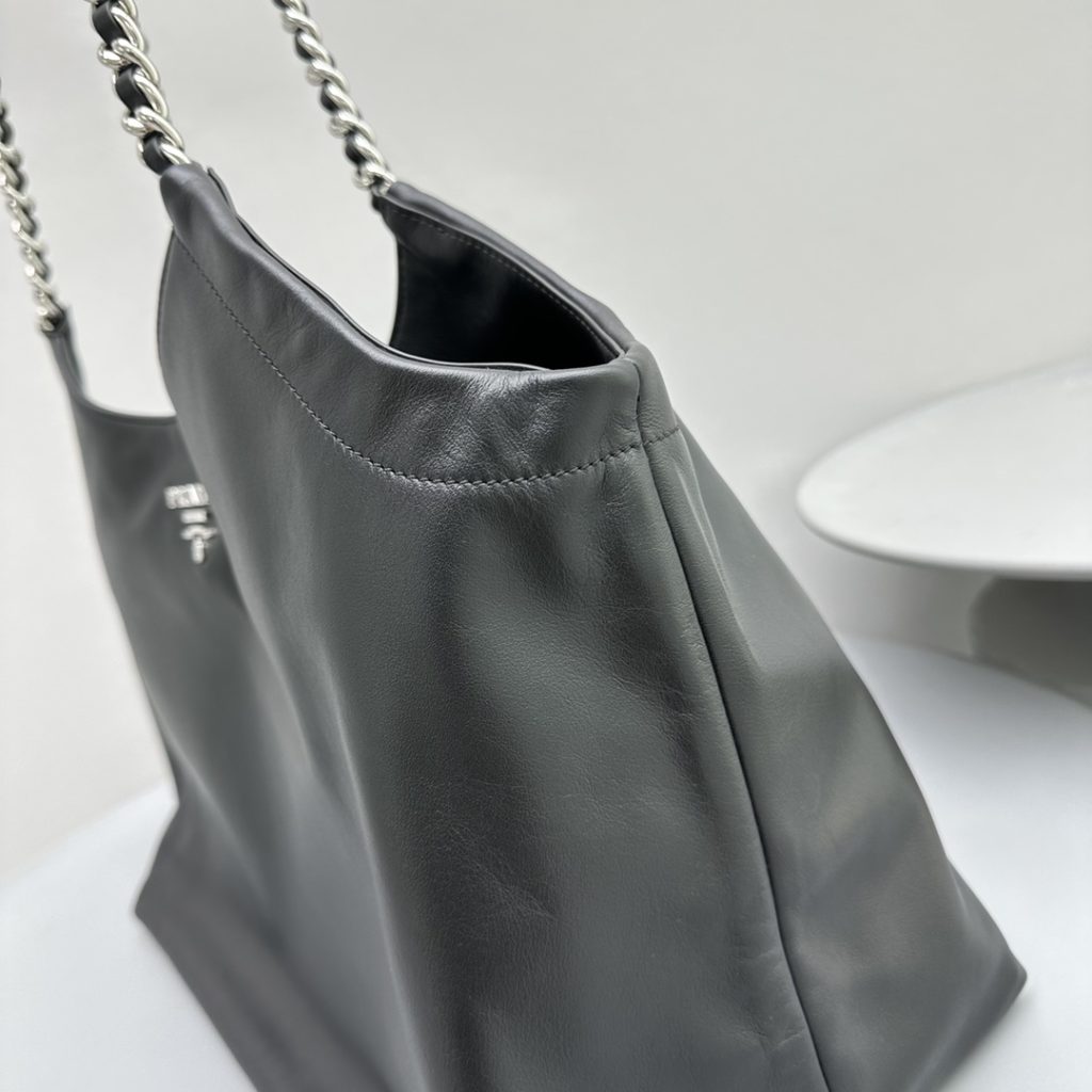【PRADA】黒 チェーンショルダーバッグ 1色入 - 画像 6
