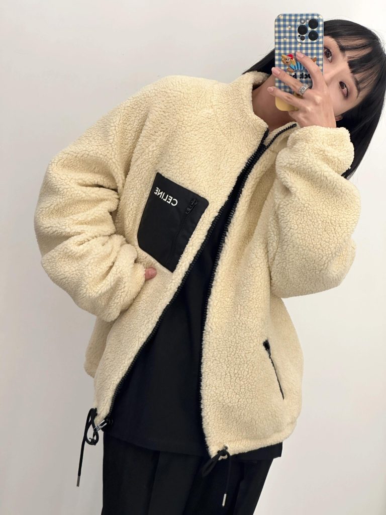 CELINE 340 Celin 25Fw ロゴポケット ファー フリース ファッション | オフホワイト/ブラック - 画像 4