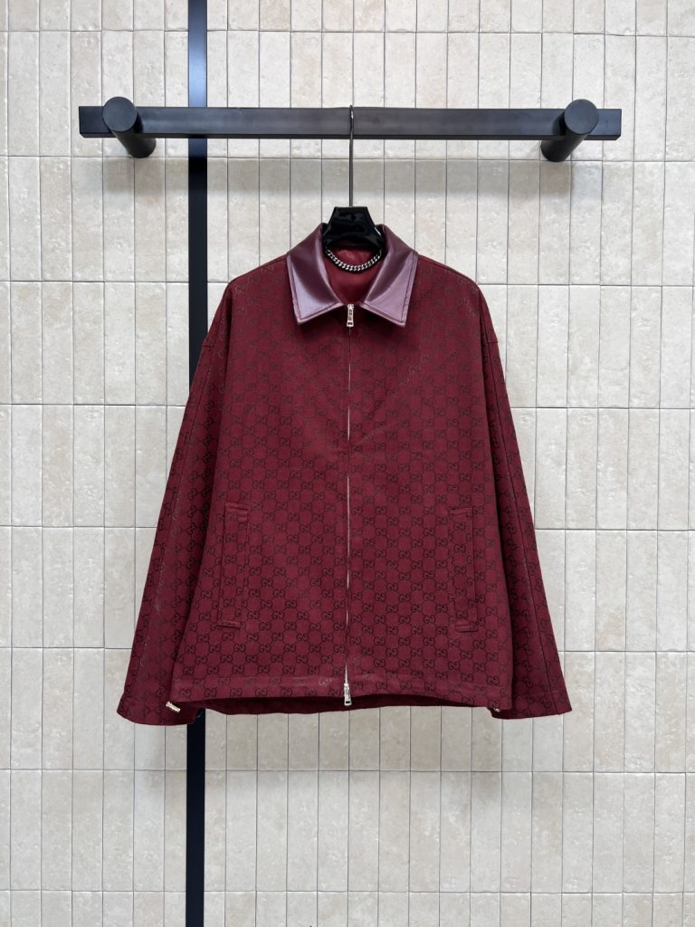 通勤で使いやすいGucciのジャケットを写真で確認