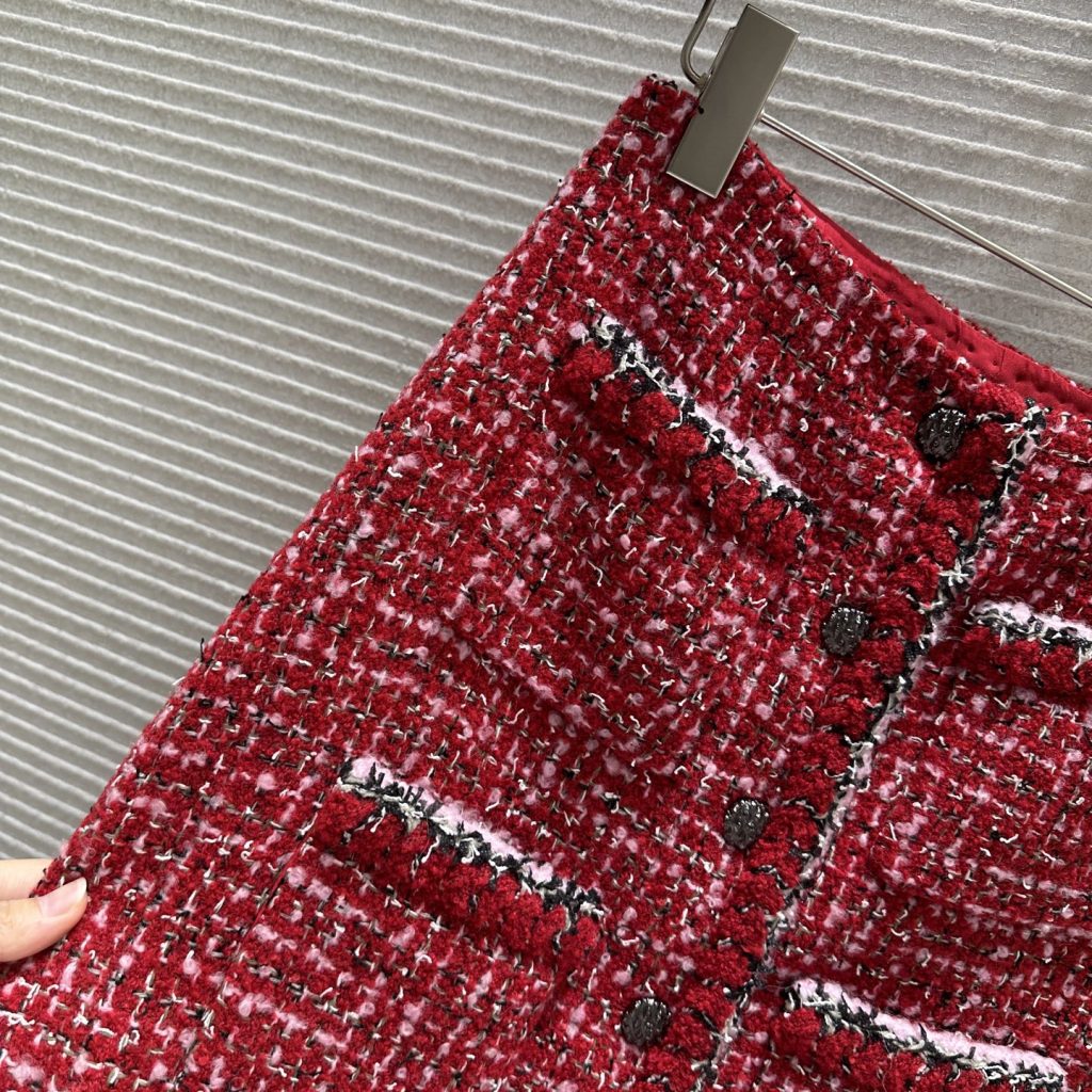 CHANEL|25K|高腰|正赤色 ウール混紡 ハイウエストスカート|100%シルク裏地 - 画像 4