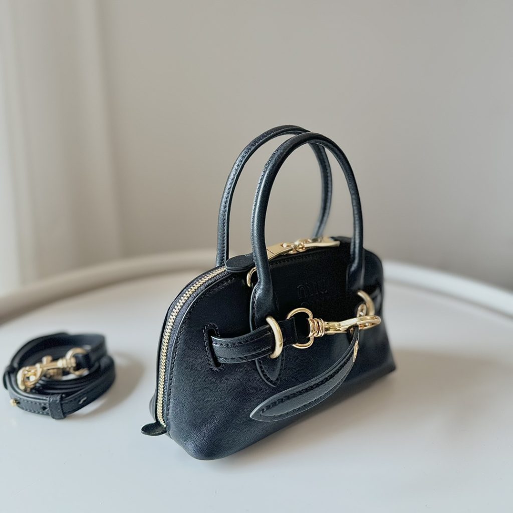 MIU MIU ハンドバッグ | ファッションアクセサリー | コンパクト | ブラック - 画像 3