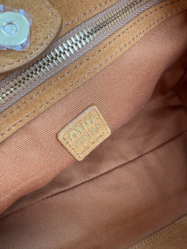 Miu Miu ハンドバッグ ロック付き ブラック - 画像 8