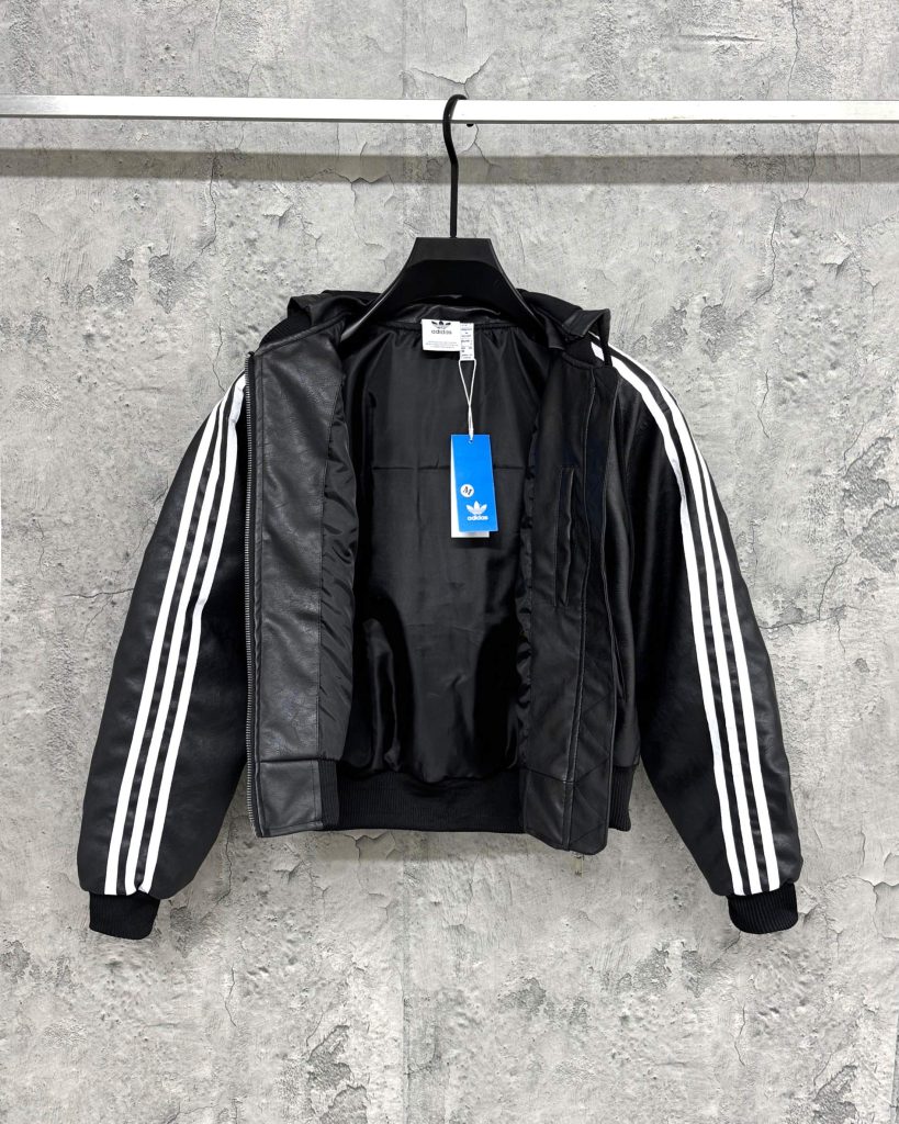 adidas バンブーパーカー フード付き 3本線デザイン 上質レザー風素材 ブラック - 画像 2