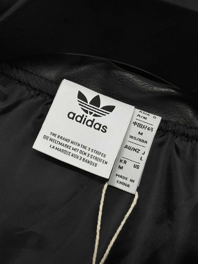 adidas バンブーパーカー フード付き 3本線デザイン 上質レザー風素材 ブラック - 画像 5