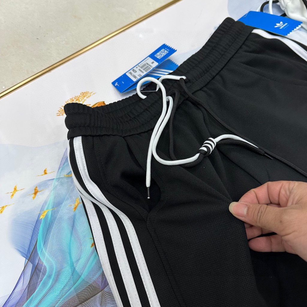 adidas スウェットパンツ サイドライン 3本線 ロゴ入り 通勤カジュアル ブラックホワイト展開 - 画像 5