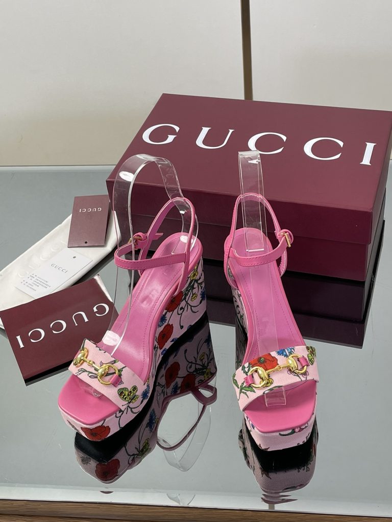 GUCCI グッチ フラットシューズ 北欧風 シルク ピンク - 画像 2