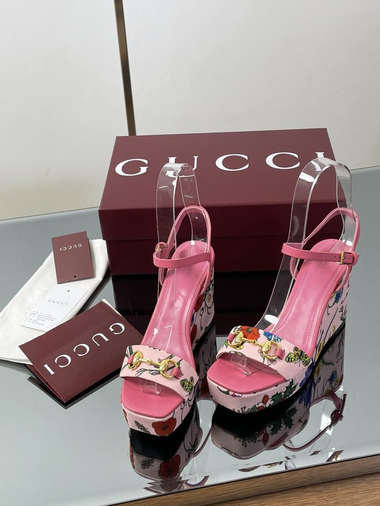 GUCCI グッチ フラットシューズ 北欧風 シルク ピンク - 画像 3