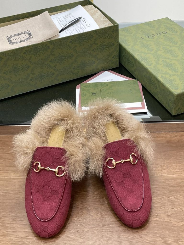 GUCCI グッチ フラットシューズ ファー付き レディース ブラック - 画像 3