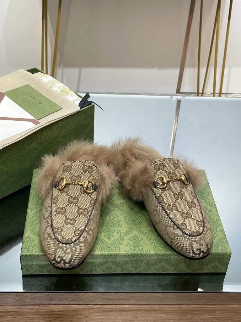 GUCCI グッチ フラットシューズ 本革 靴下履き ブラック - 画像 2