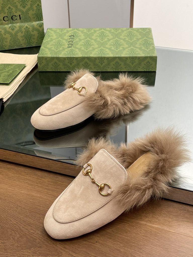 GUCCI グッチ フラットシューズ 本革 軽量 ファー付き ブラック - 画像 5
