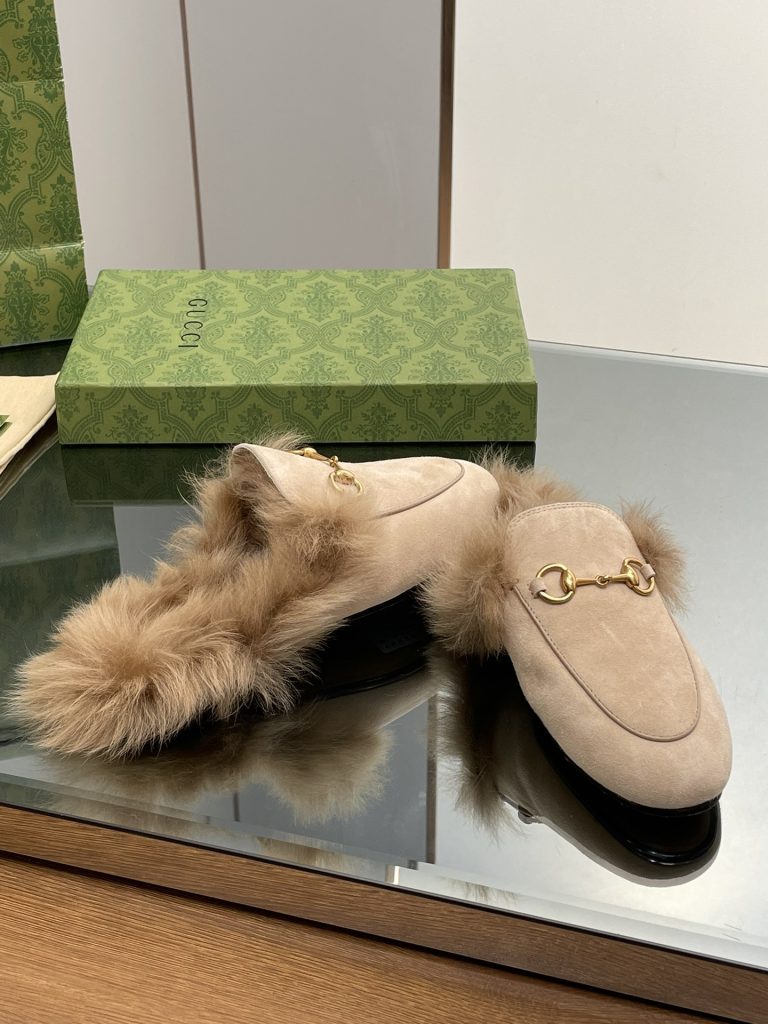 GUCCI グッチ フラットシューズ 本革 軽量 ファー付き ブラック - 画像 7